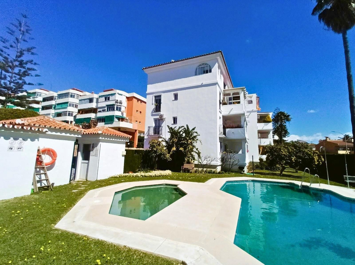 2 Bed Apartment for sale in El Pinillo Costa Del Sol, Málaga, Spain