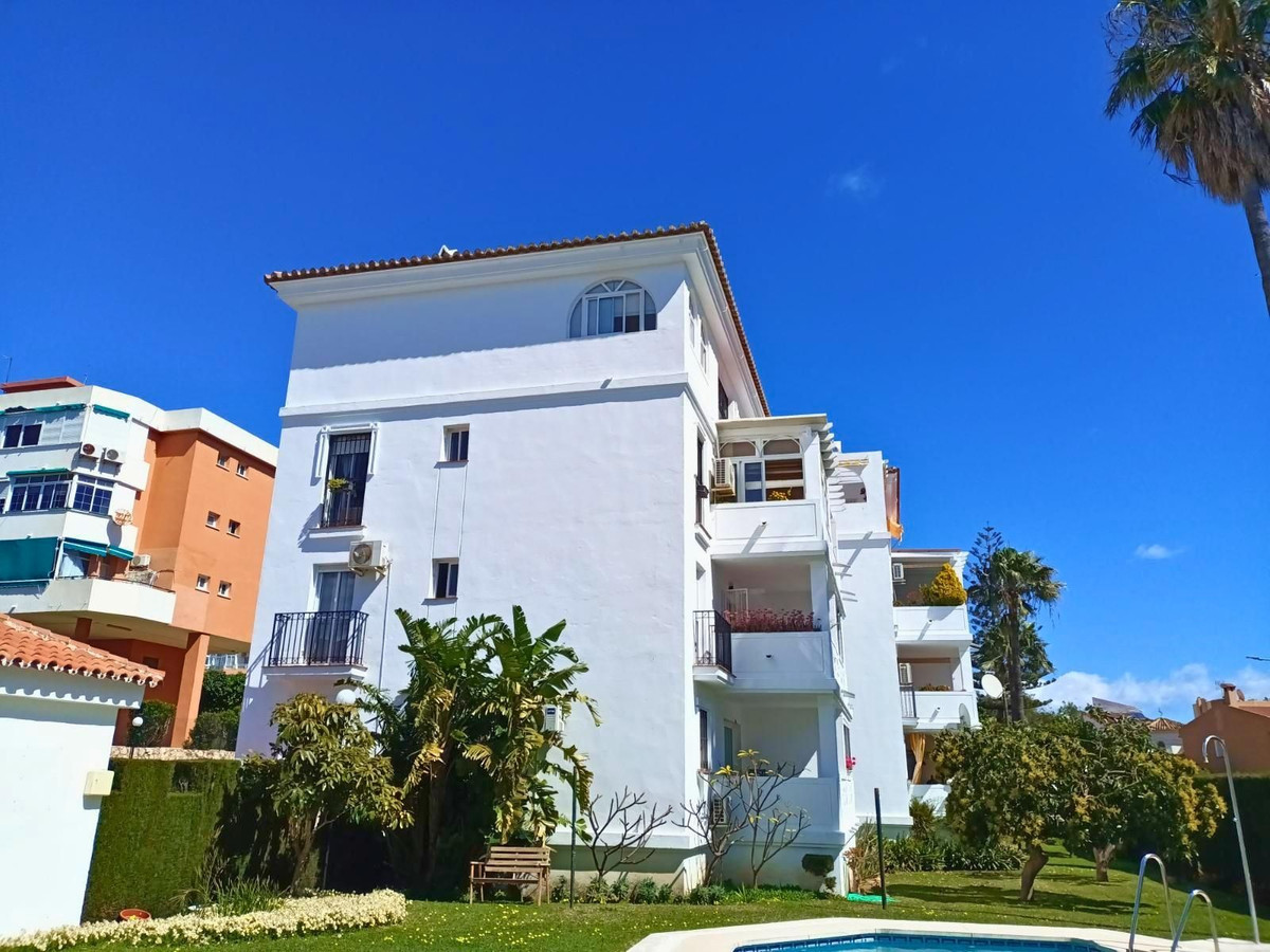 2 Bed Apartment for sale in El Pinillo Costa Del Sol, Málaga, Spain
