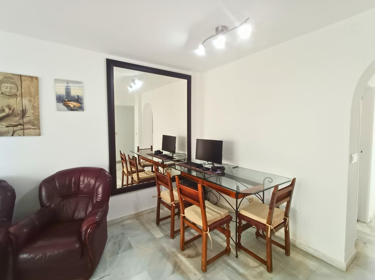 2 Bed Apartment for sale in El Pinillo Costa Del Sol, Málaga, Spain