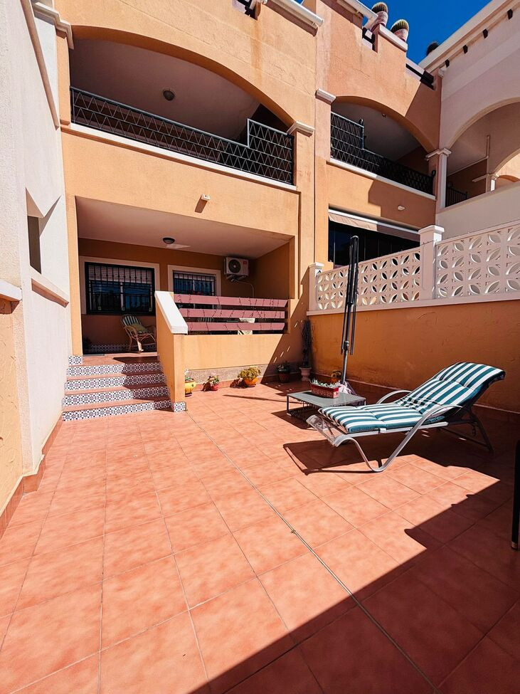 Se vende Apartamento Planta Baja de 2 dormitorios en Costa Blanca, Alicante, España