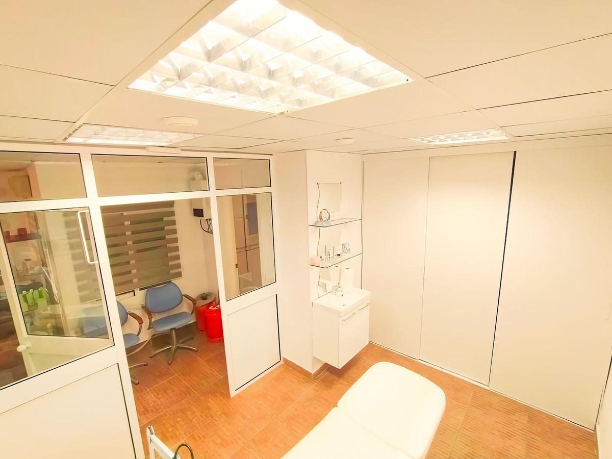 Se vende Local comercial  en Costa Del Sol, Málaga, España