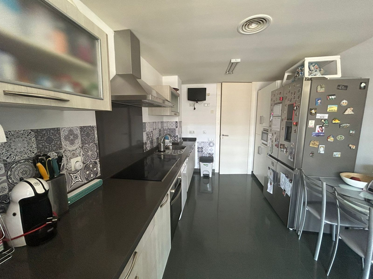 Se vende Apartamento Planta Media de 3 dormitorios en Costa Del Sol, Málaga, España