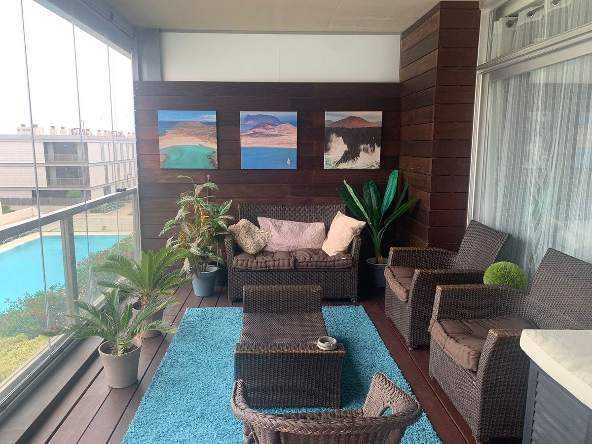 Se vende Apartamento Planta Media de 3 dormitorios en Costa Del Sol, Málaga, España