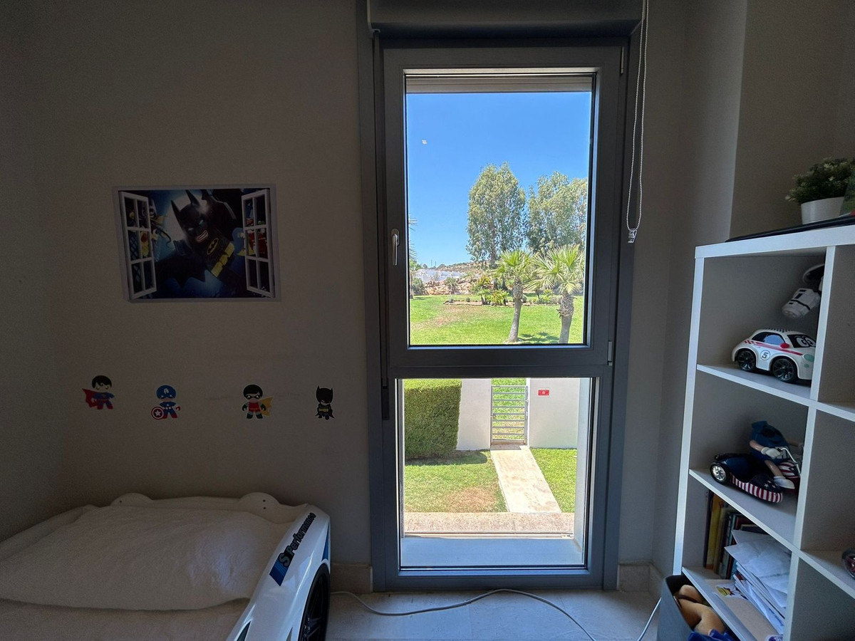 Se vende Apartamento Planta Media de 3 dormitorios en Costa Del Sol, Málaga, España