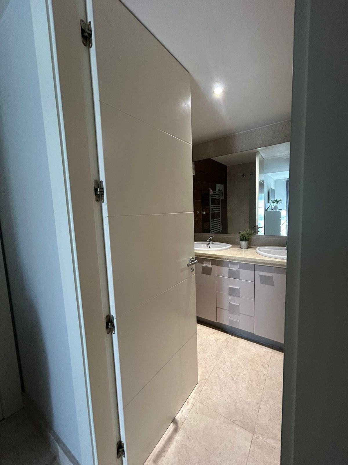 Se vende Apartamento Planta Media de 3 dormitorios en Costa Del Sol, Málaga, España