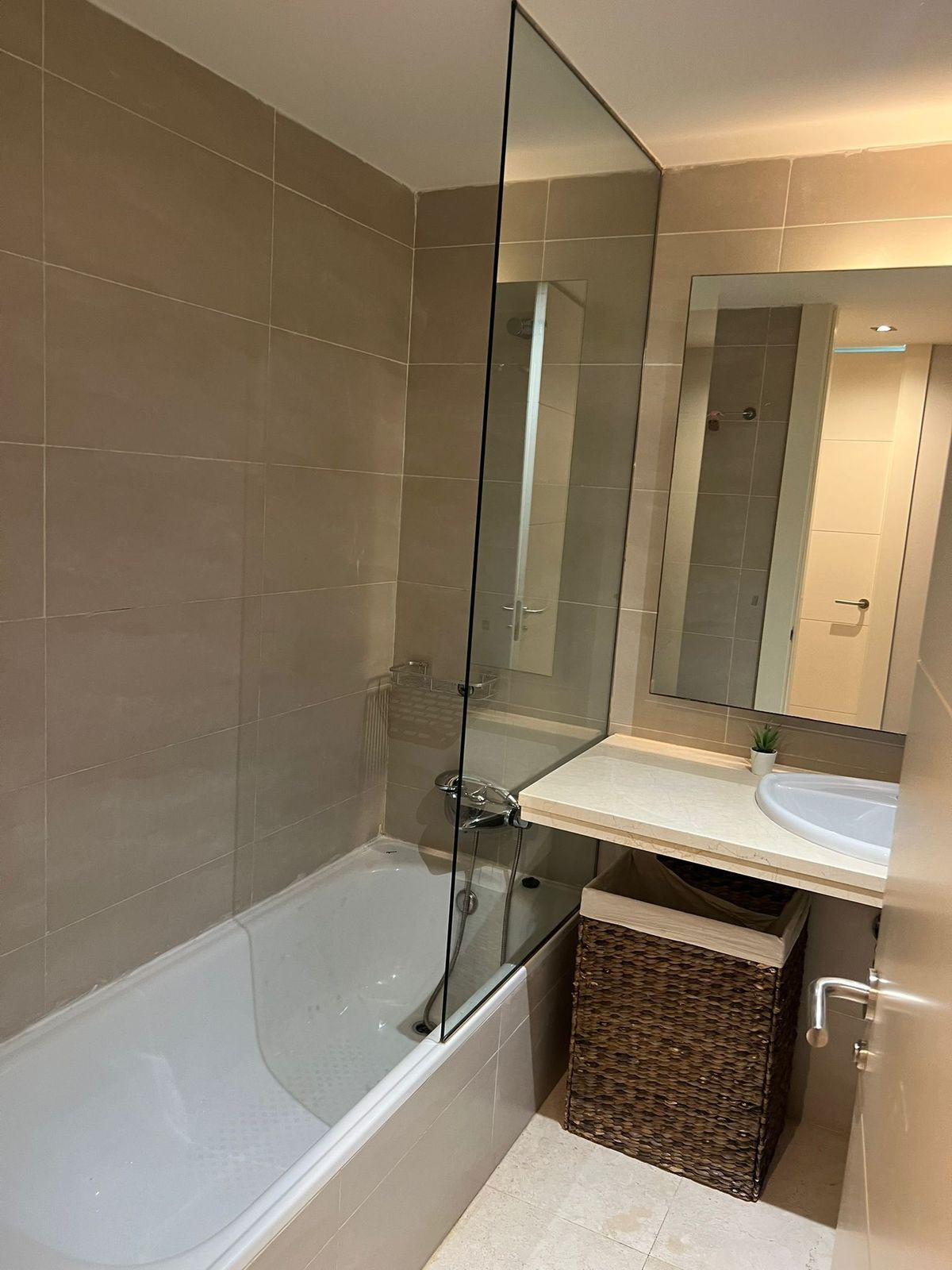 Se vende Apartamento Planta Media de 3 dormitorios en Costa Del Sol, Málaga, España