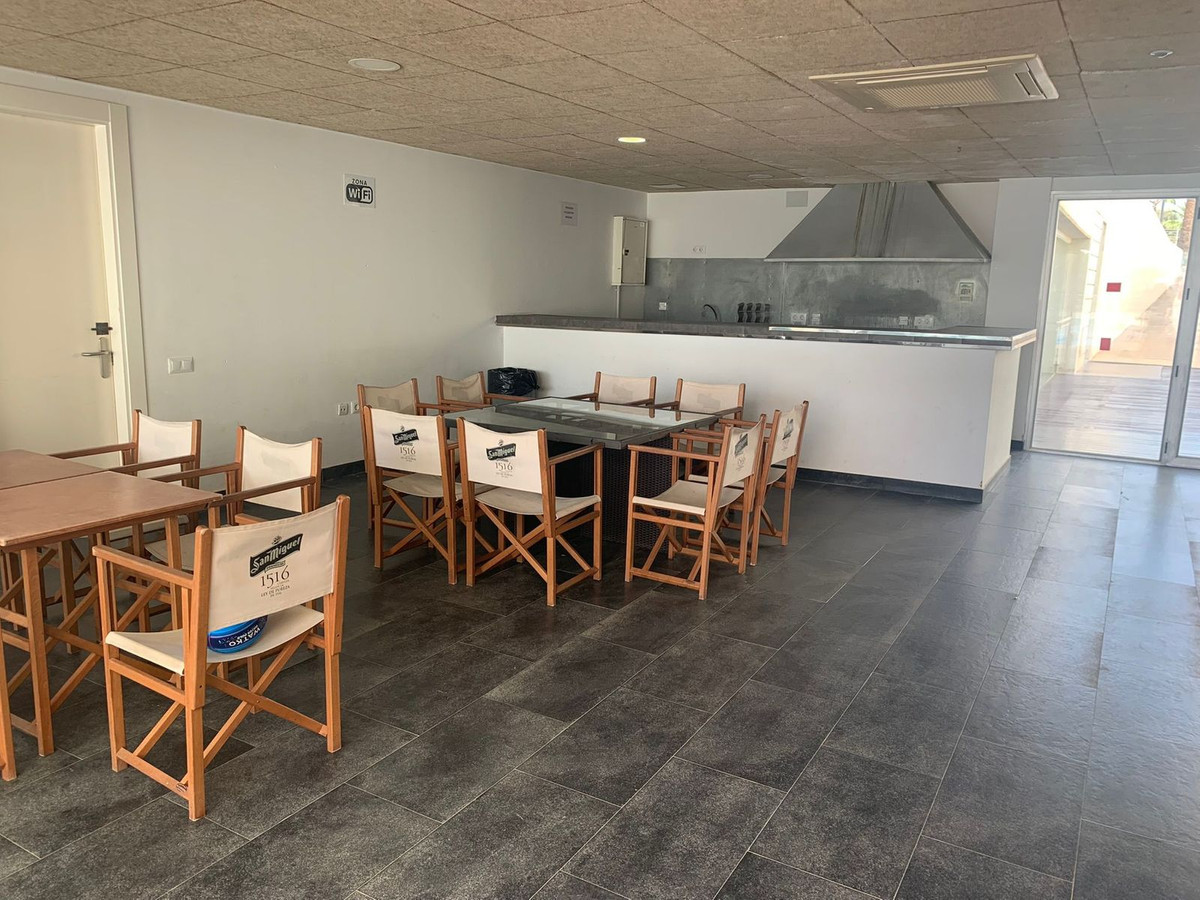 Se vende Apartamento Planta Media de 3 dormitorios en Costa Del Sol, Málaga, España