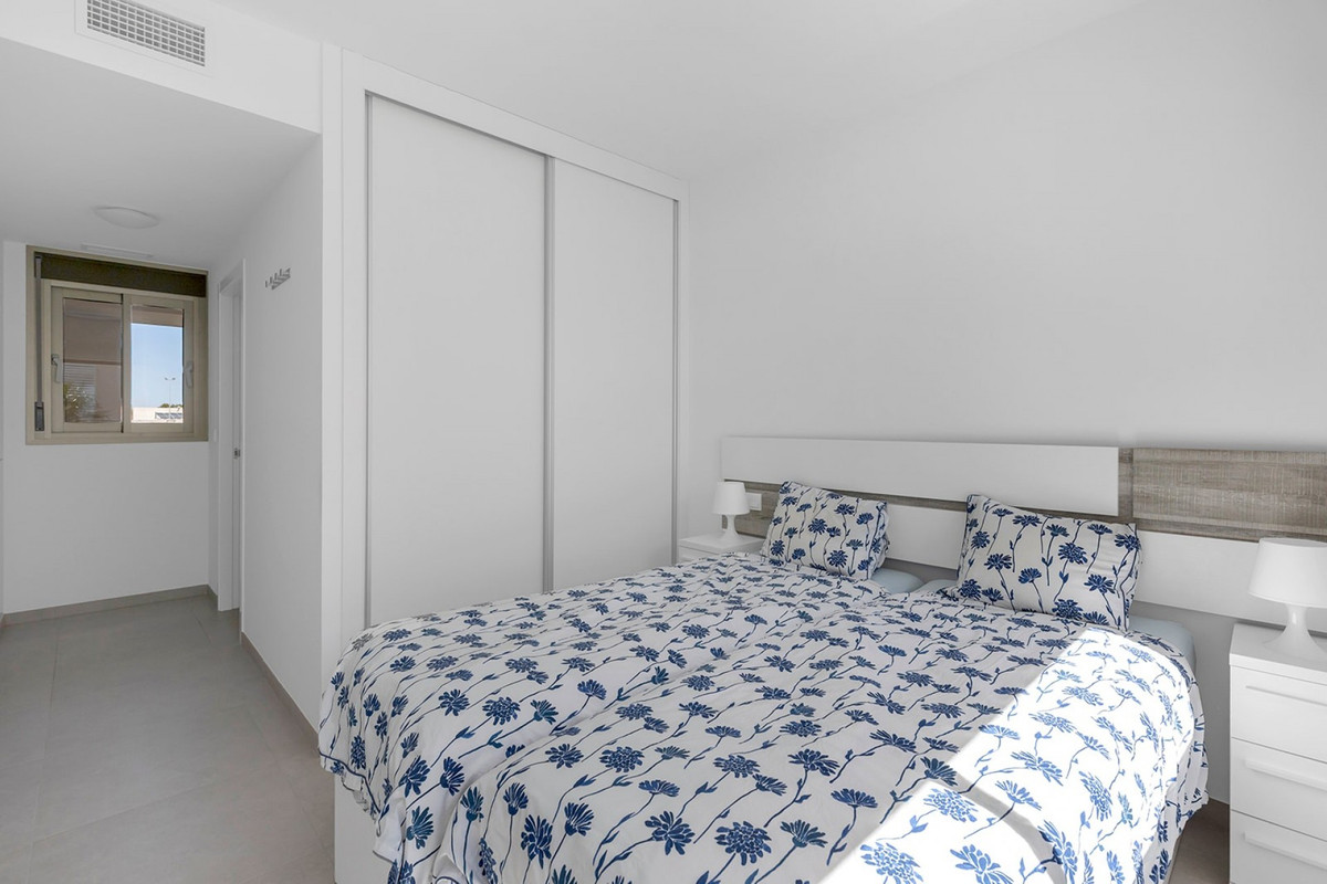 Se vende Apartamento Planta Media de 2 dormitorios en Costa Blanca, Alicante, España