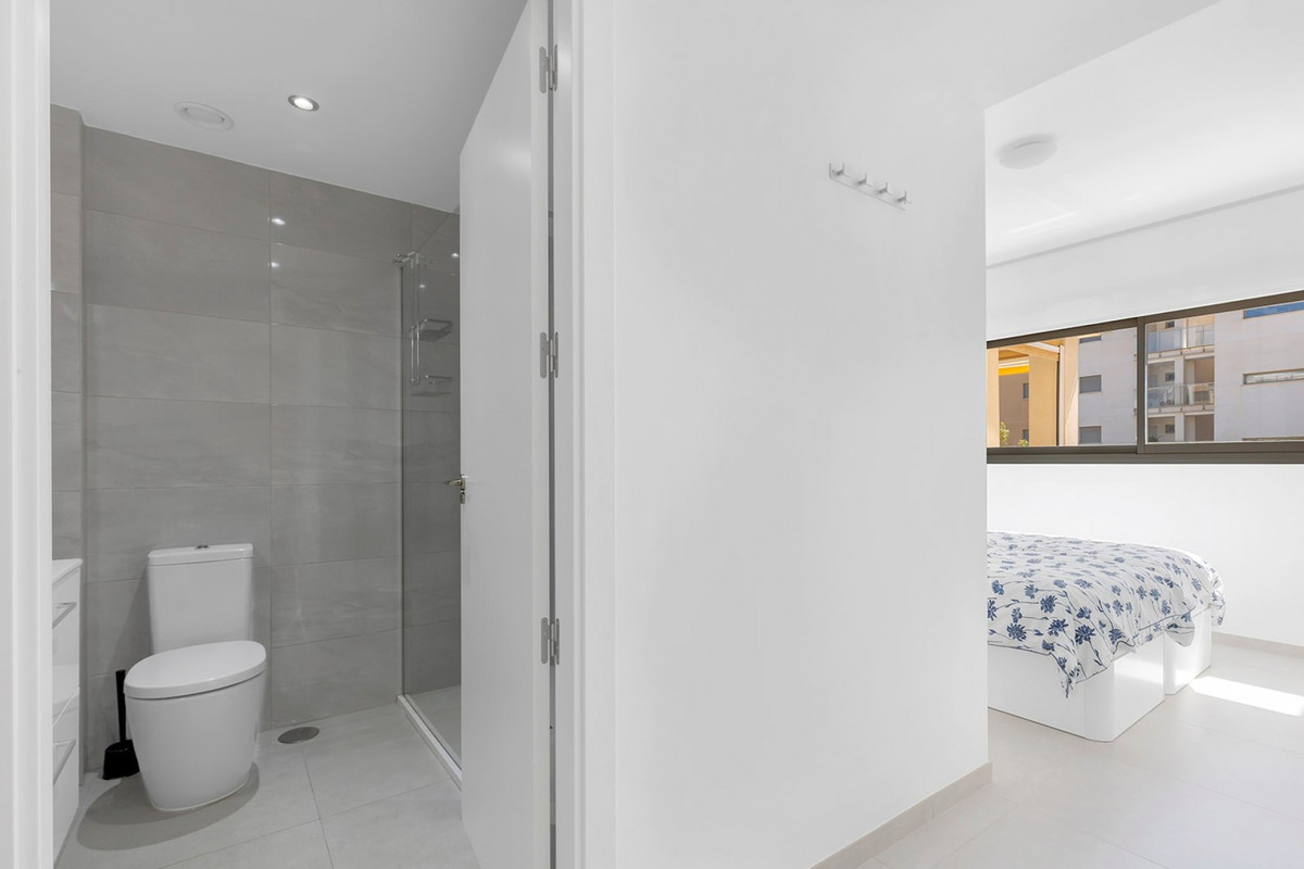 Se vende Apartamento Planta Media de 2 dormitorios en Costa Blanca, Alicante, España