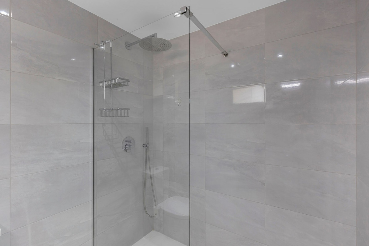 Se vende Apartamento Planta Media de 2 dormitorios en Costa Blanca, Alicante, España