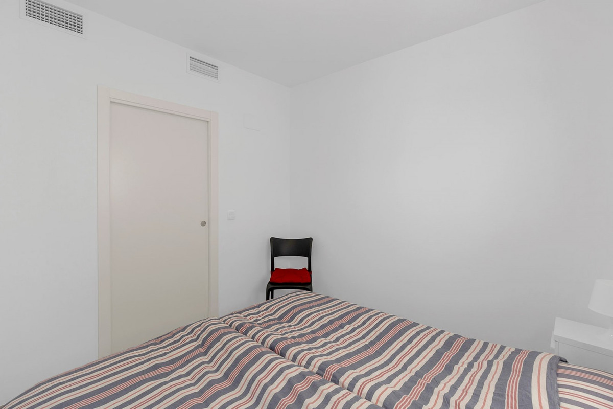Se vende Apartamento Planta Media de 2 dormitorios en Costa Blanca, Alicante, España