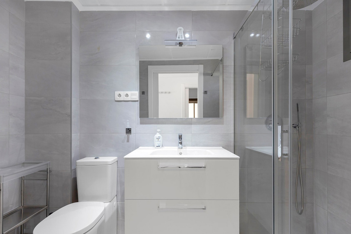 Se vende Apartamento Planta Media de 2 dormitorios en Costa Blanca, Alicante, España