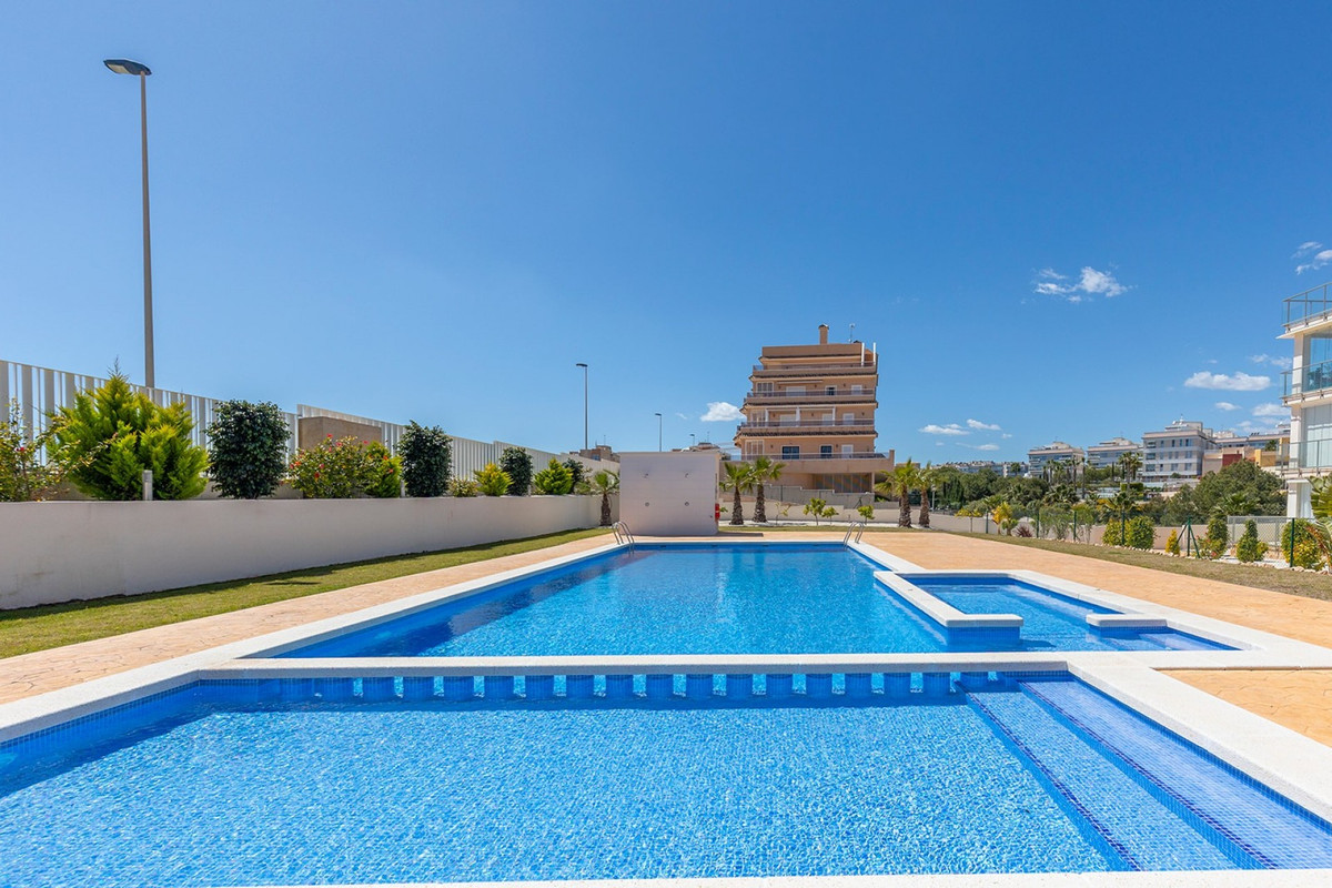 Se vende Apartamento Planta Media de 2 dormitorios en Costa Blanca, Alicante, España