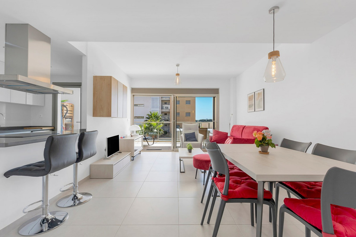 Se vende Apartamento Planta Media de 2 dormitorios en Costa Blanca, Alicante, España