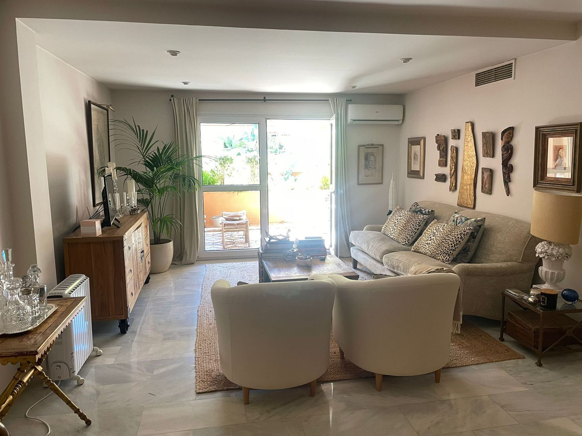 Se vende Apartamento Planta Media de 2 dormitorios en Costa Del Sol, Málaga, España