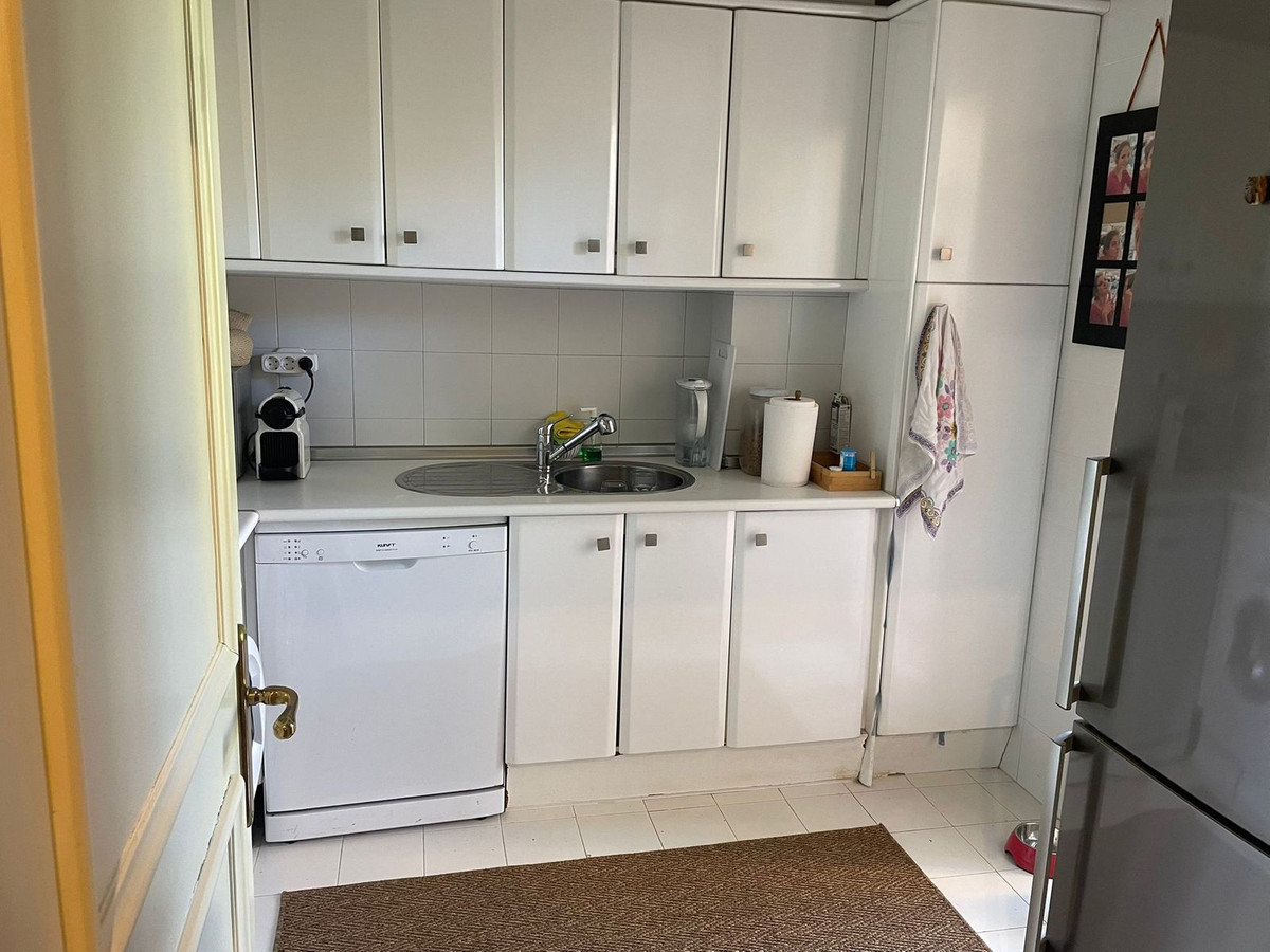Se vende Apartamento Planta Media de 2 dormitorios en Costa Del Sol, Málaga, España