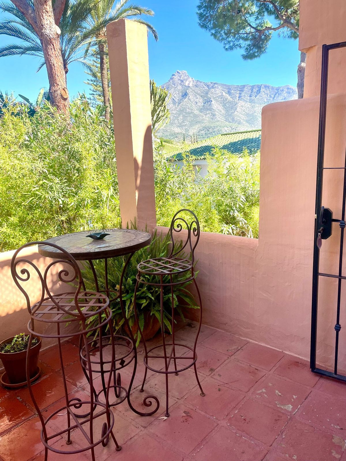 Se vende Apartamento Planta Media de 2 dormitorios en Costa Del Sol, Málaga, España