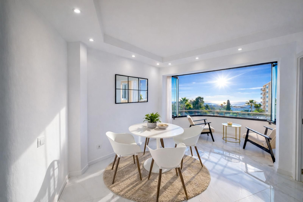 Se vende Apartamento Planta Media de 2 dormitorios en Costa Del Sol, Málaga, España