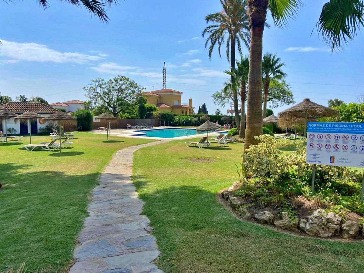 Se vende Apartamento Planta Media de 2 dormitorios en Costa Del Sol, Málaga, España