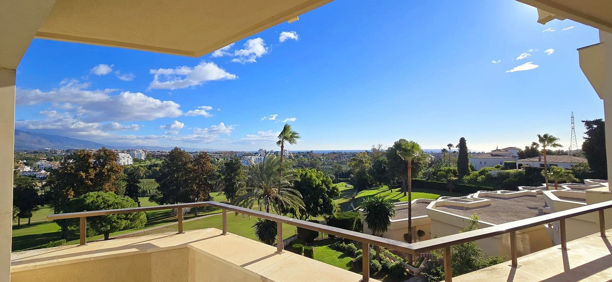 Se vende Apartamento Planta Media de 2 dormitorios en Costa Del Sol, Málaga, España