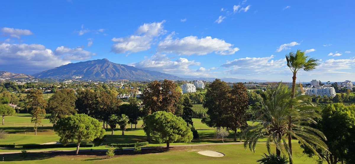 Se vende Apartamento Planta Media de 2 dormitorios en Costa Del Sol, Málaga, España