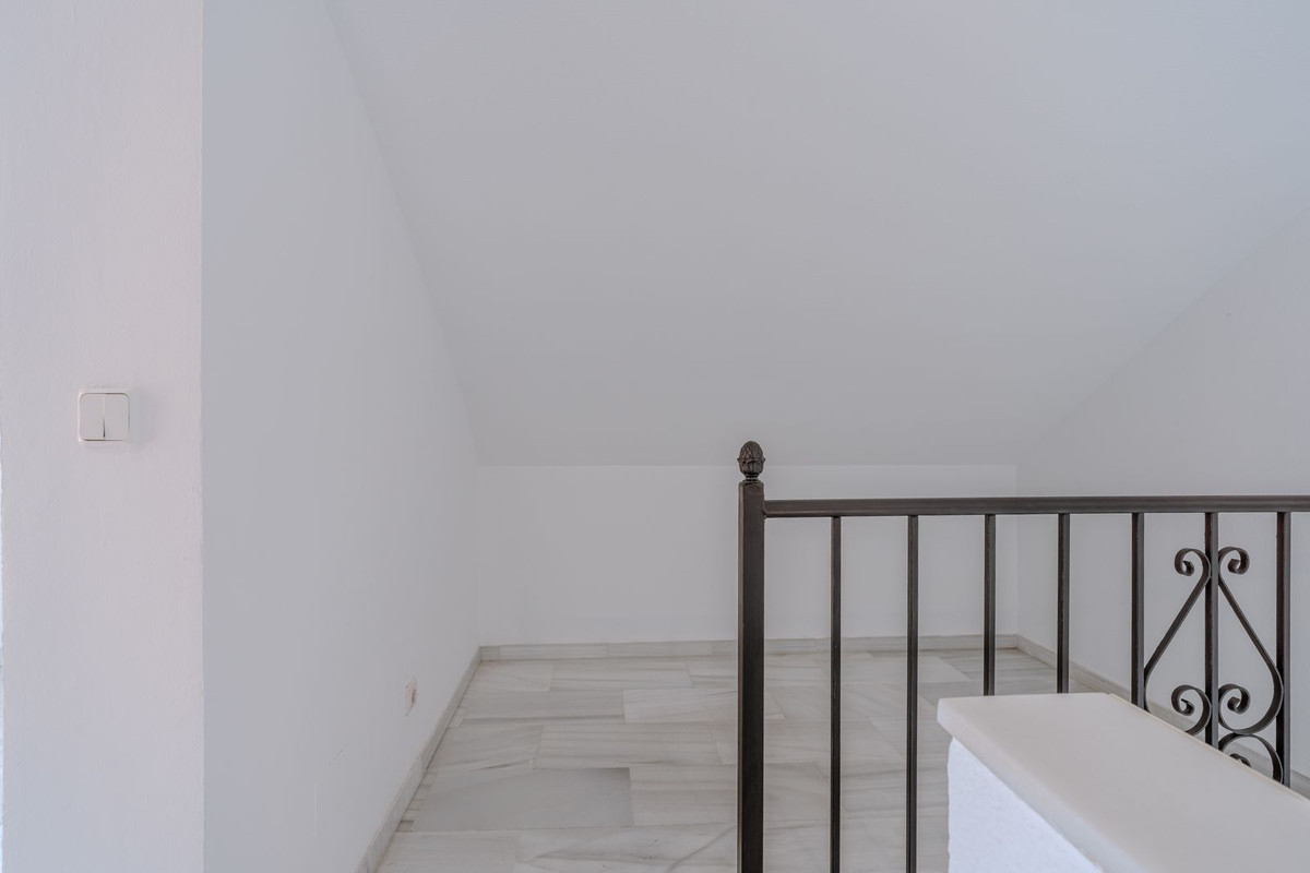 2 Bed Apartment for sale in San Pedro De Alcántara Costa Del Sol, Málaga, Spain