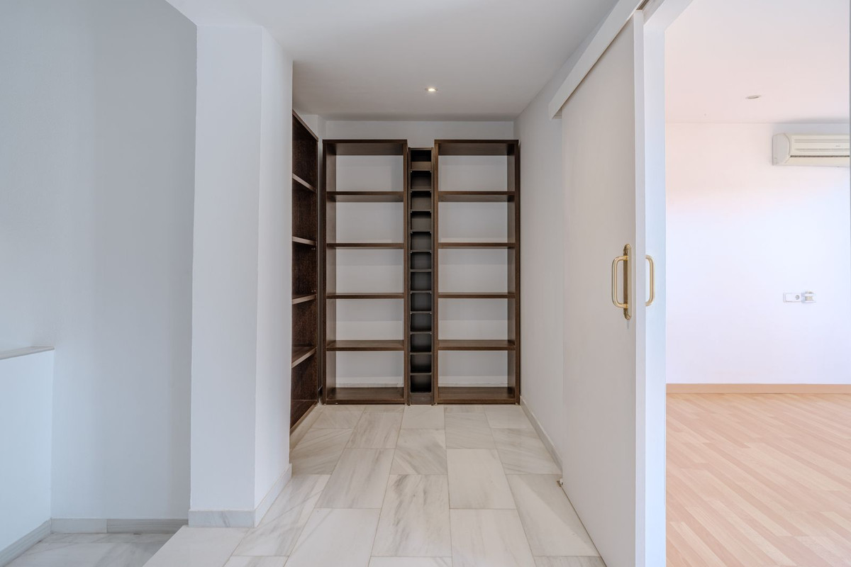 2 Bed Apartment for sale in San Pedro De Alcántara Costa Del Sol, Málaga, Spain