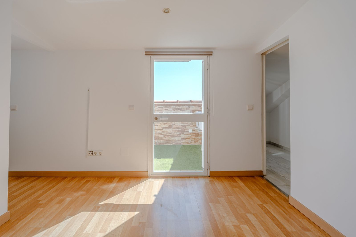 2 Bed Apartment for sale in San Pedro De Alcántara Costa Del Sol, Málaga, Spain
