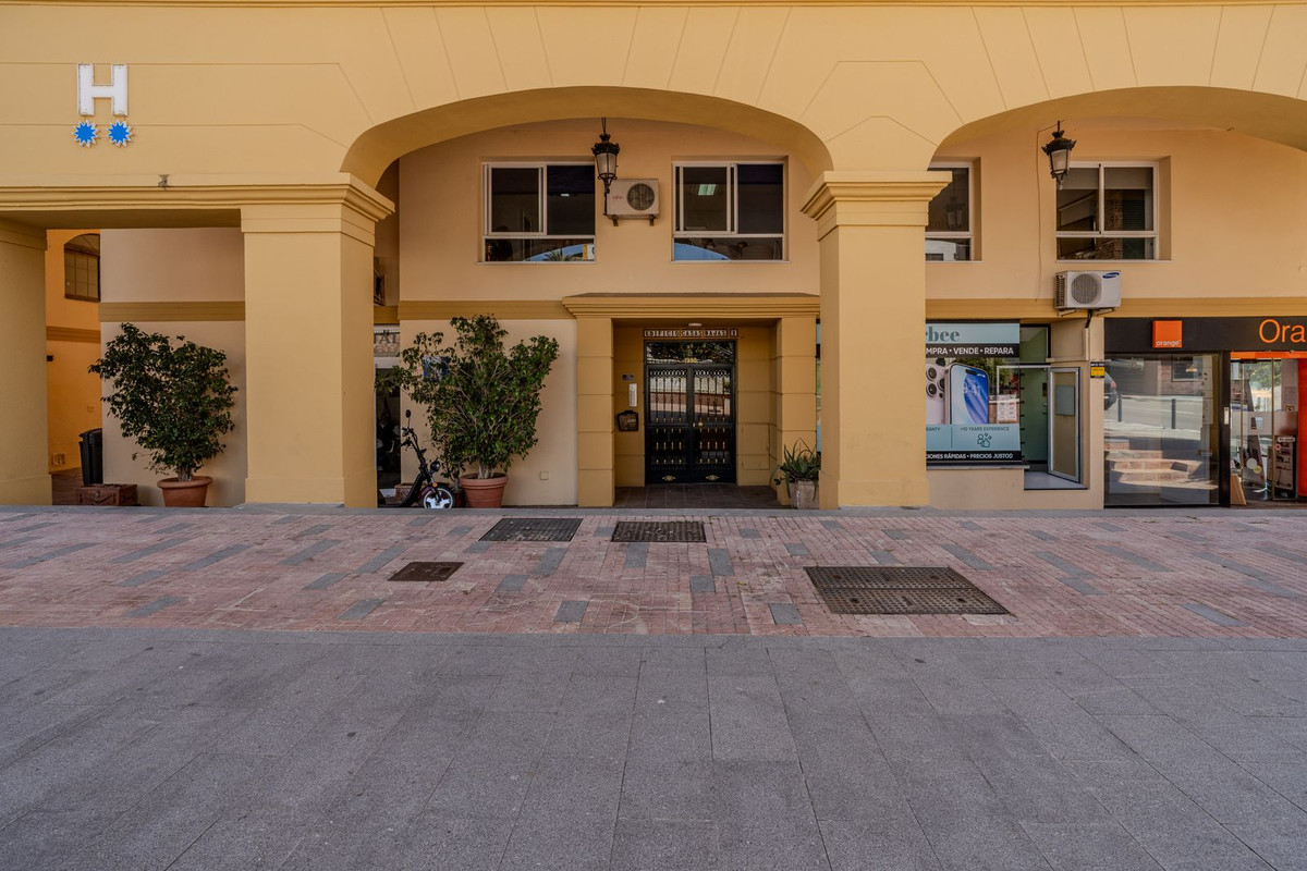 2 Bed Apartment for sale in San Pedro De Alcántara Costa Del Sol, Málaga, Spain