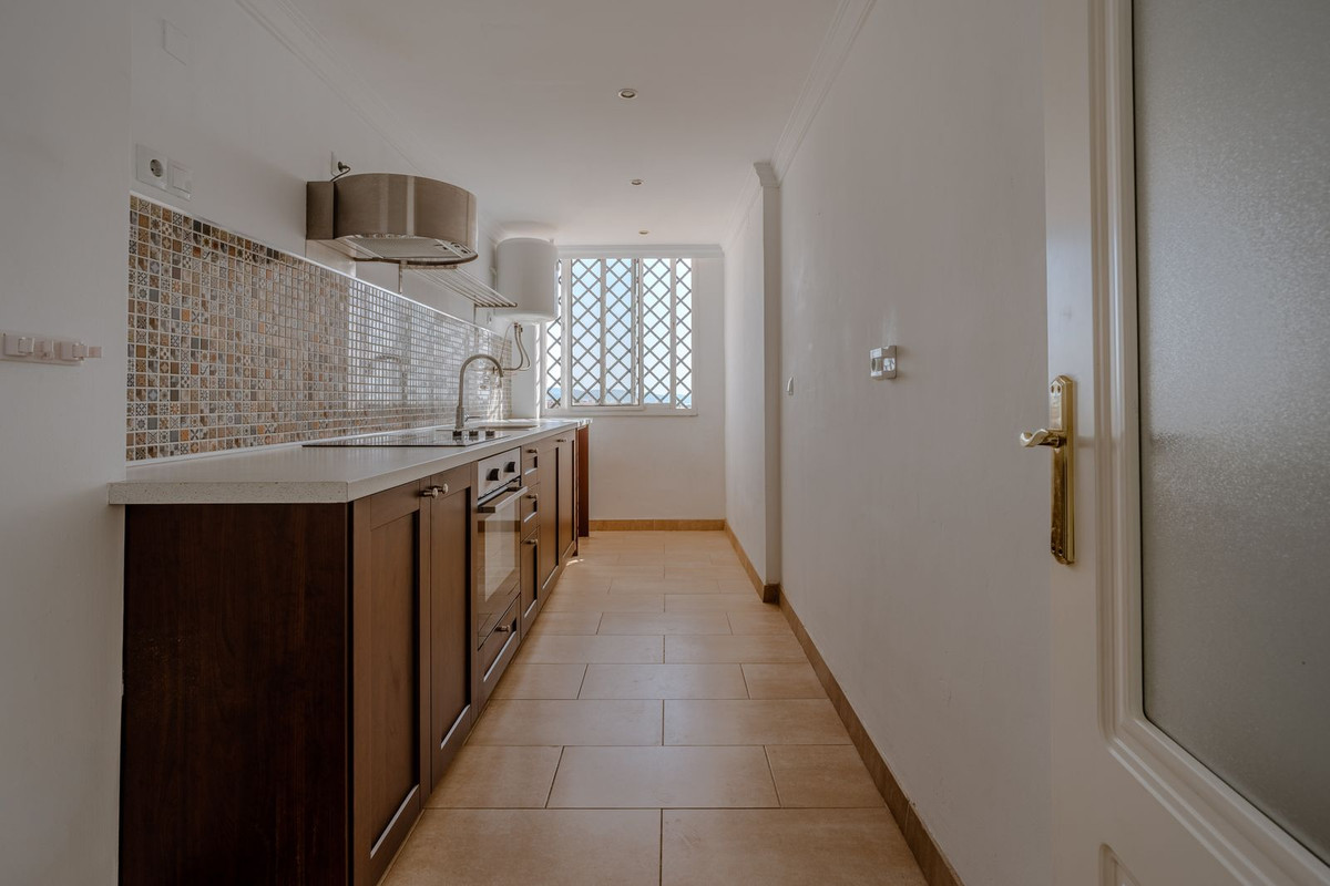 2 Bed Apartment for sale in San Pedro De Alcántara Costa Del Sol, Málaga, Spain
