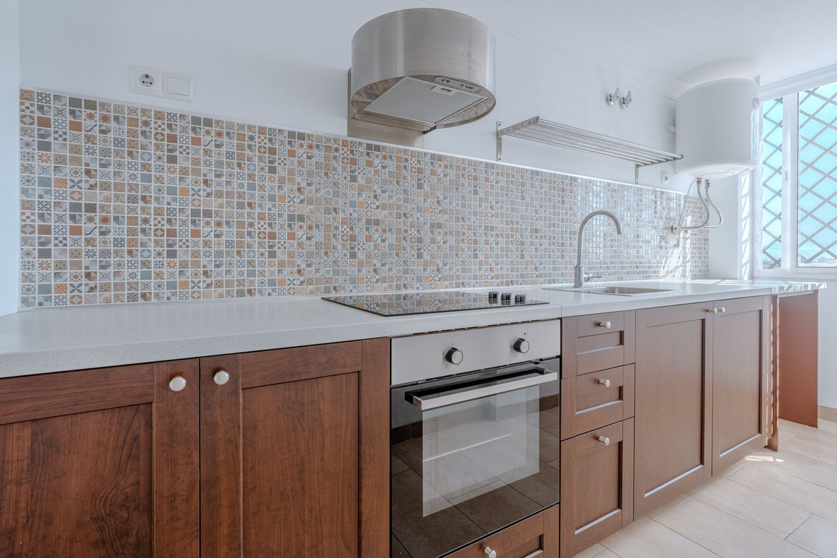 2 Bed Apartment for sale in San Pedro De Alcántara Costa Del Sol, Málaga, Spain