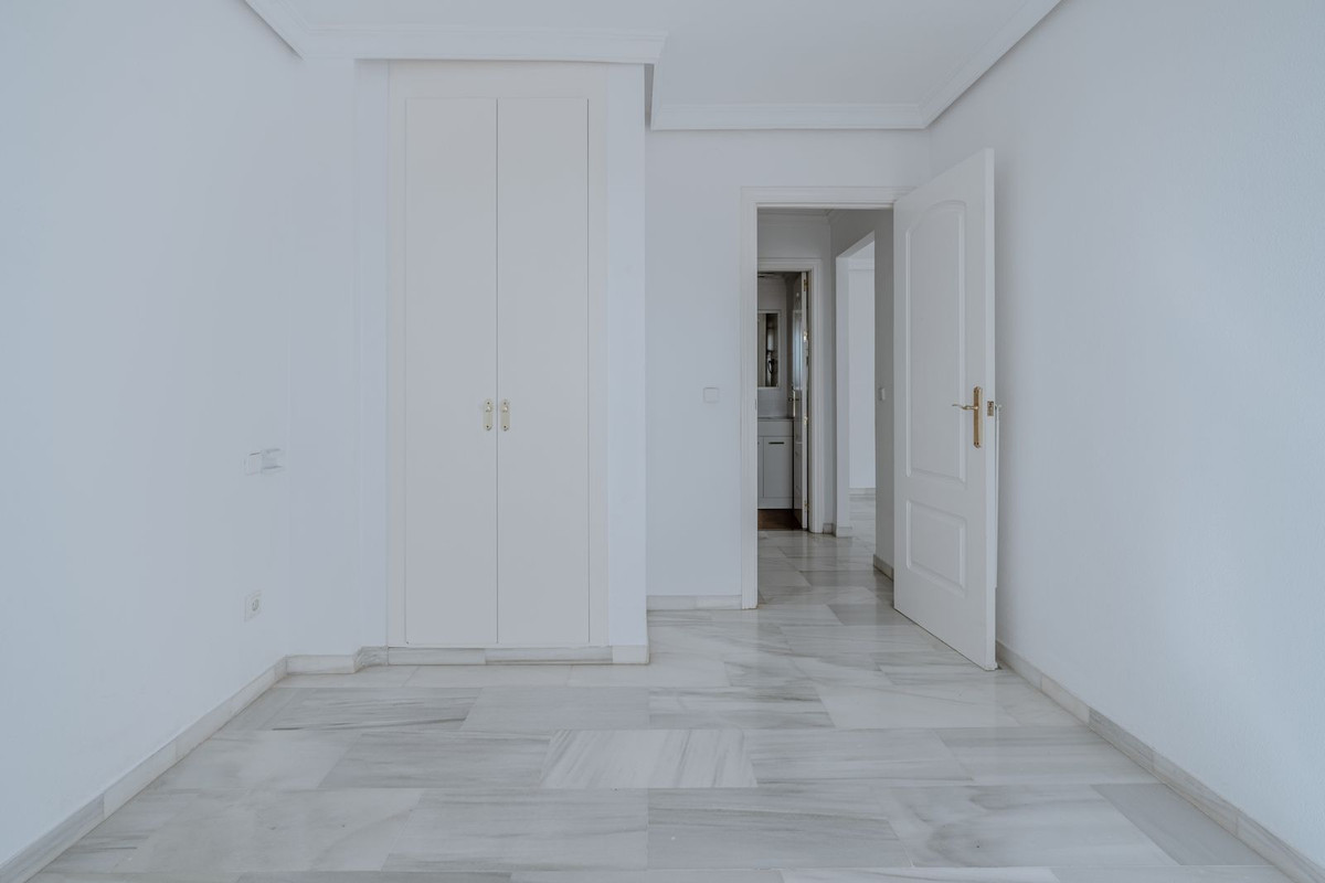 2 Bed Apartment for sale in San Pedro De Alcántara Costa Del Sol, Málaga, Spain
