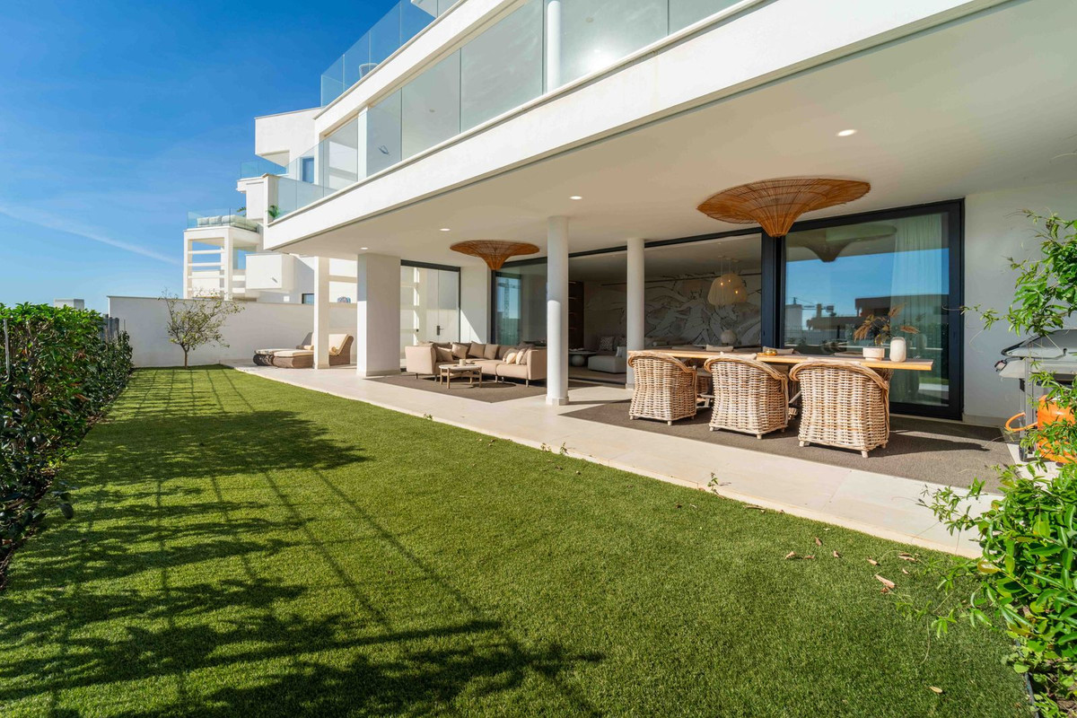 Se vende Apartamento Planta Baja de 3 dormitorios en Costa Del Sol, Málaga, España