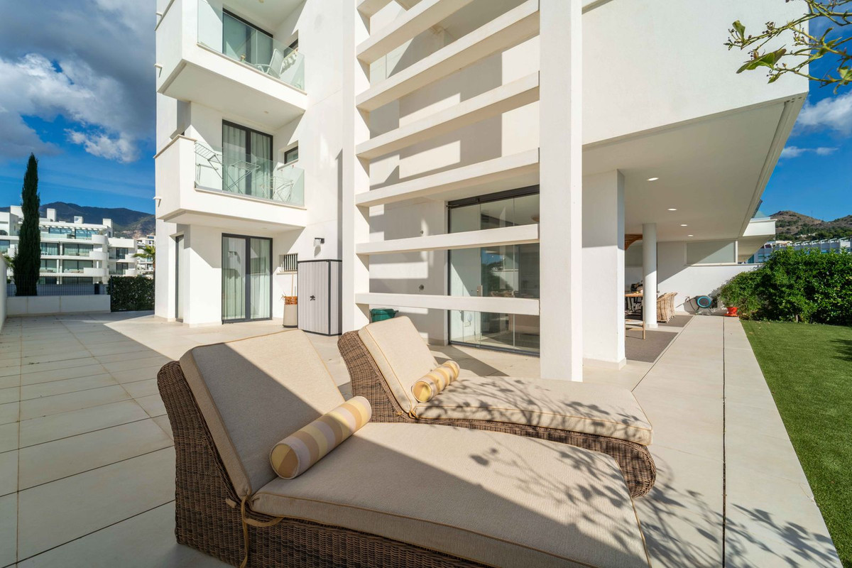Se vende Apartamento Planta Baja de 3 dormitorios en Costa Del Sol, Málaga, España