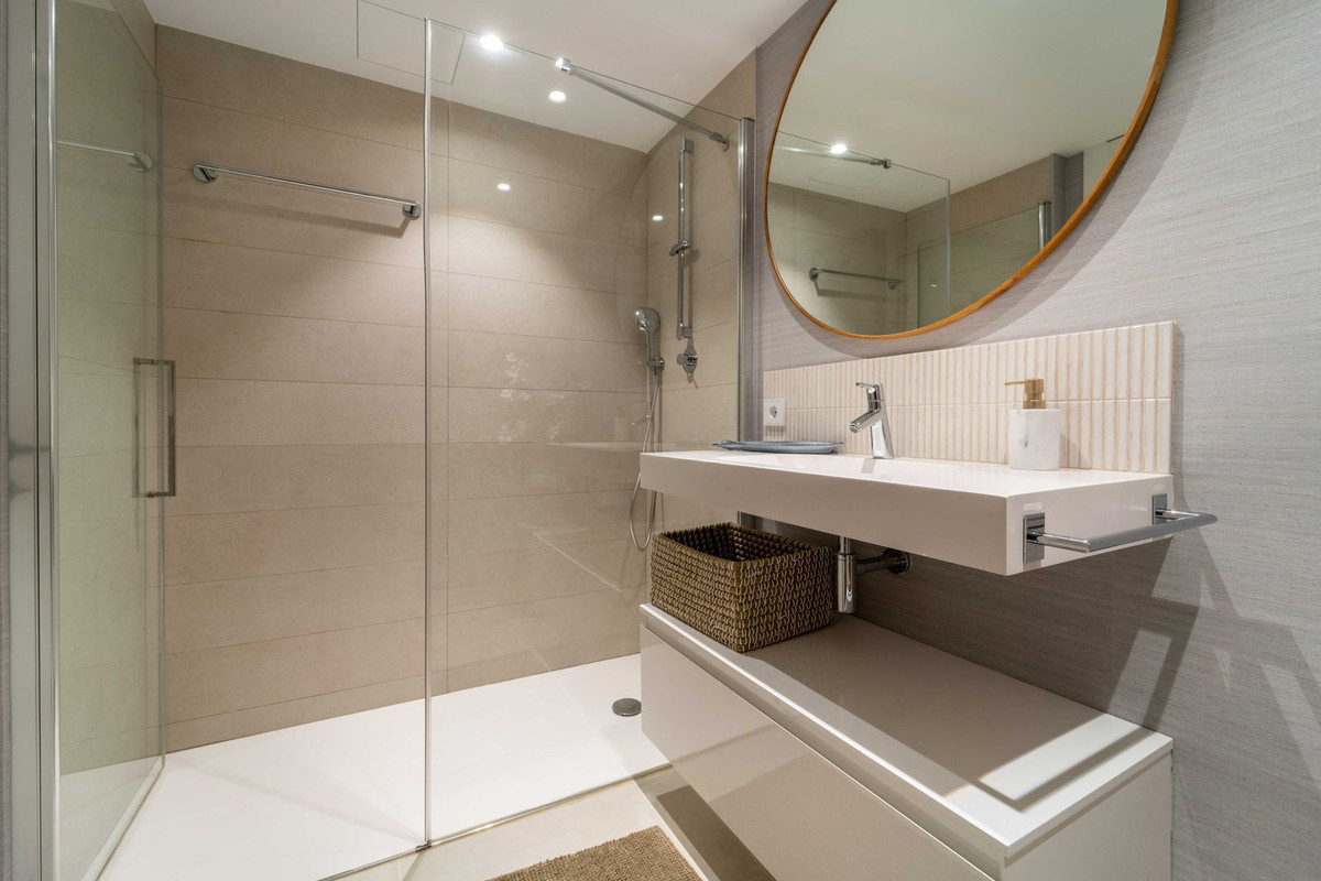 Se vende Apartamento Planta Baja de 3 dormitorios en Costa Del Sol, Málaga, España