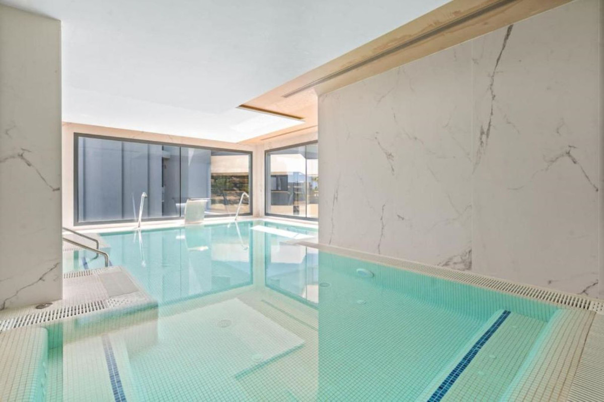 3 Bed Apartment for sale in Selwo Costa Del Sol, Málaga, Spain