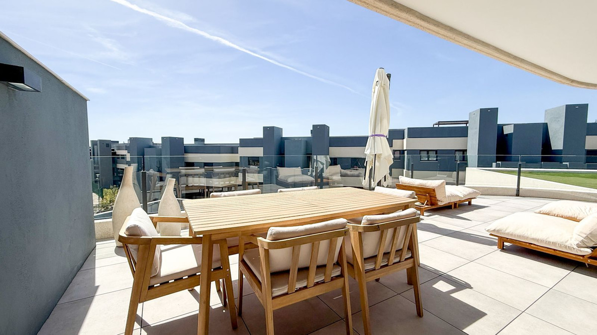 3 Bed Apartment for sale in Selwo Costa Del Sol, Málaga, Spain