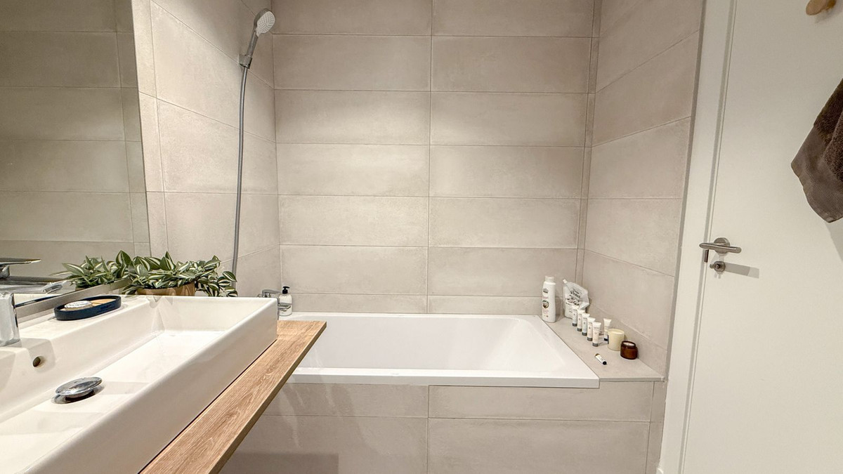 3 Bed Apartment for sale in Selwo Costa Del Sol, Málaga, Spain
