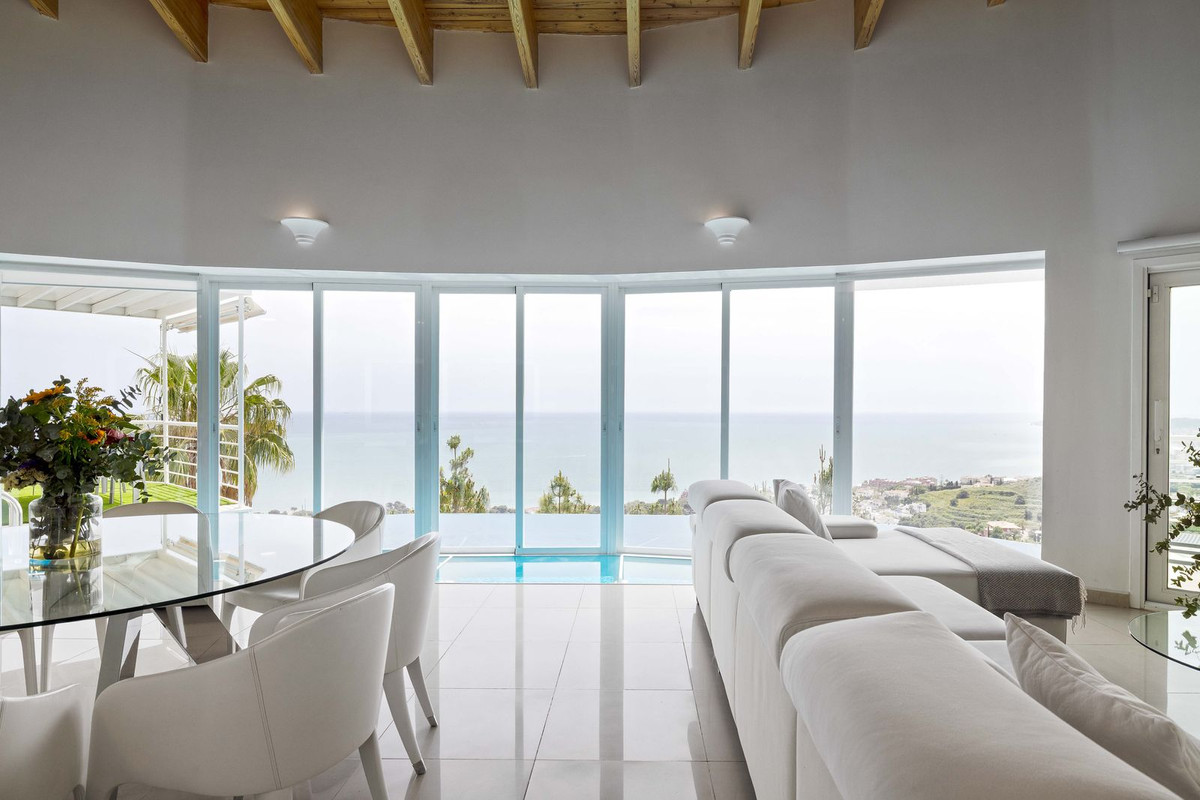 Se vende Villa - Chalet de 4 dormitorios en Costa Del Sol, Málaga, España