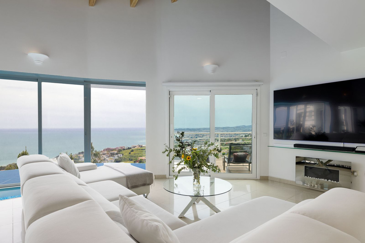 Se vende Villa - Chalet de 4 dormitorios en Costa Del Sol, Málaga, España