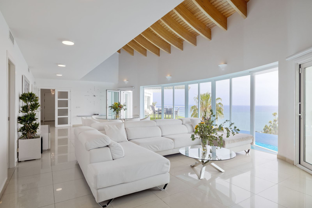 Se vende Villa - Chalet de 4 dormitorios en Costa Del Sol, Málaga, España