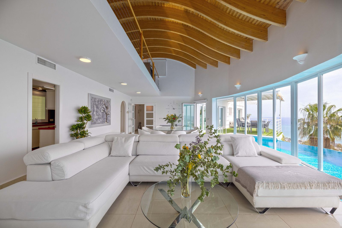 Se vende Villa - Chalet de 4 dormitorios en Costa Del Sol, Málaga, España