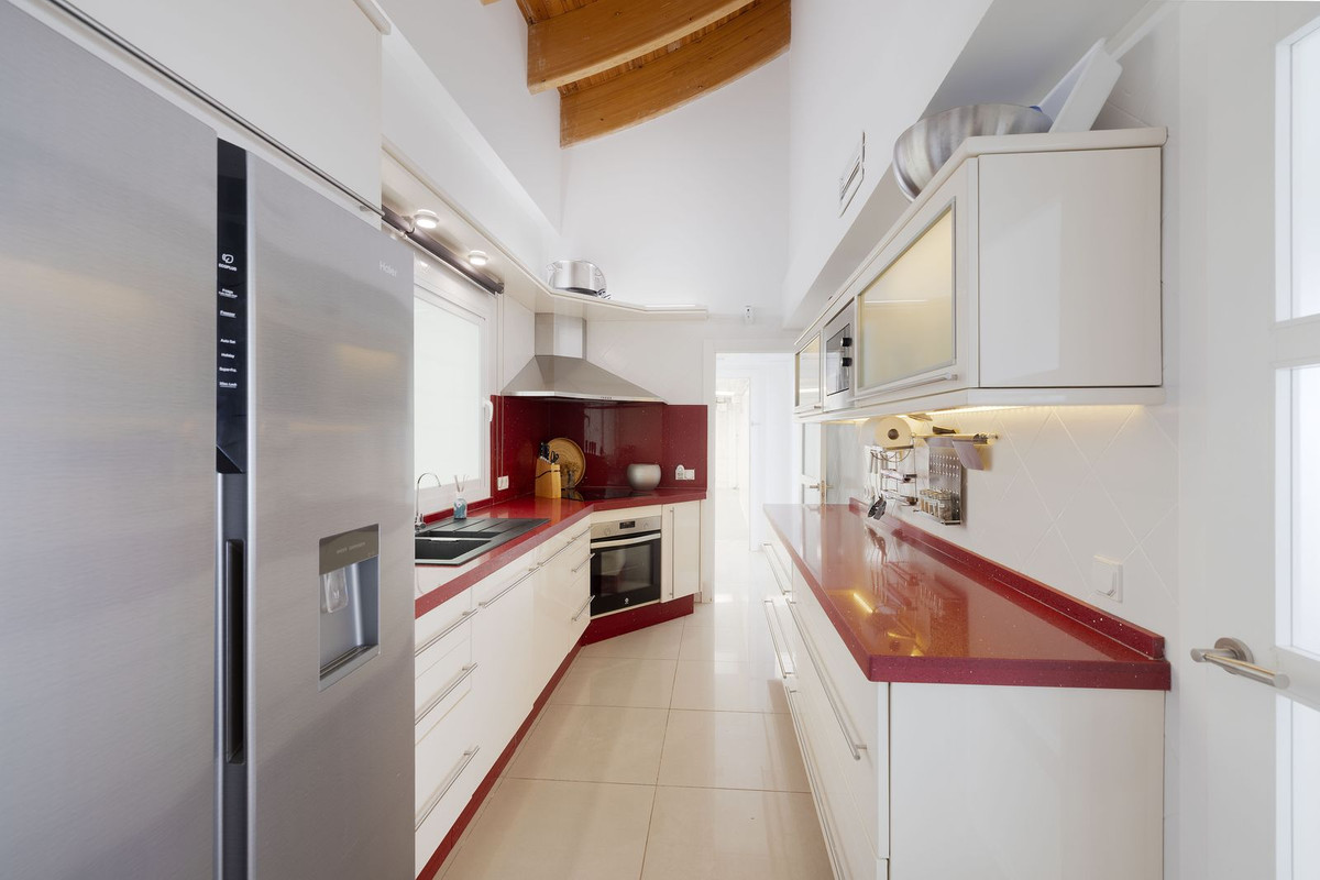 Se vende Villa - Chalet de 4 dormitorios en Costa Del Sol, Málaga, España