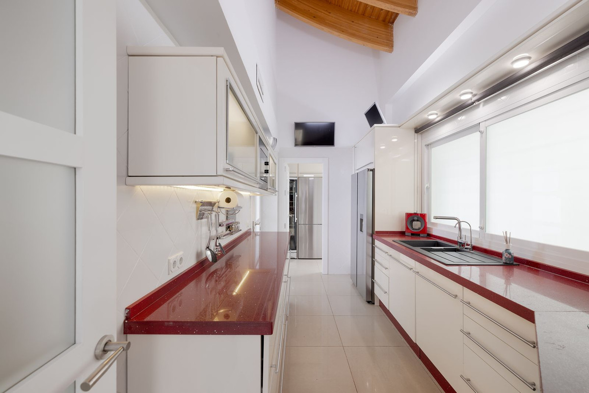 Se vende Villa - Chalet de 4 dormitorios en Costa Del Sol, Málaga, España