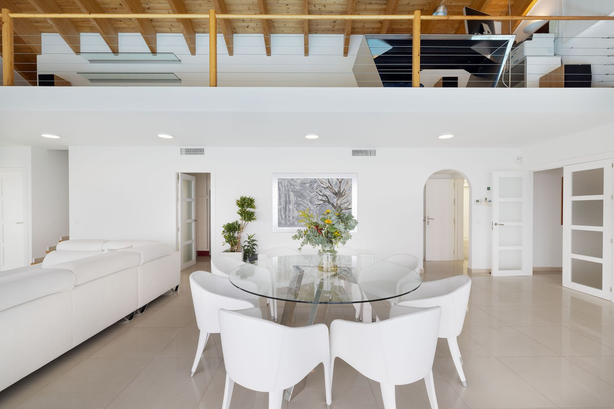 Se vende Villa - Chalet de 4 dormitorios en Costa Del Sol, Málaga, España