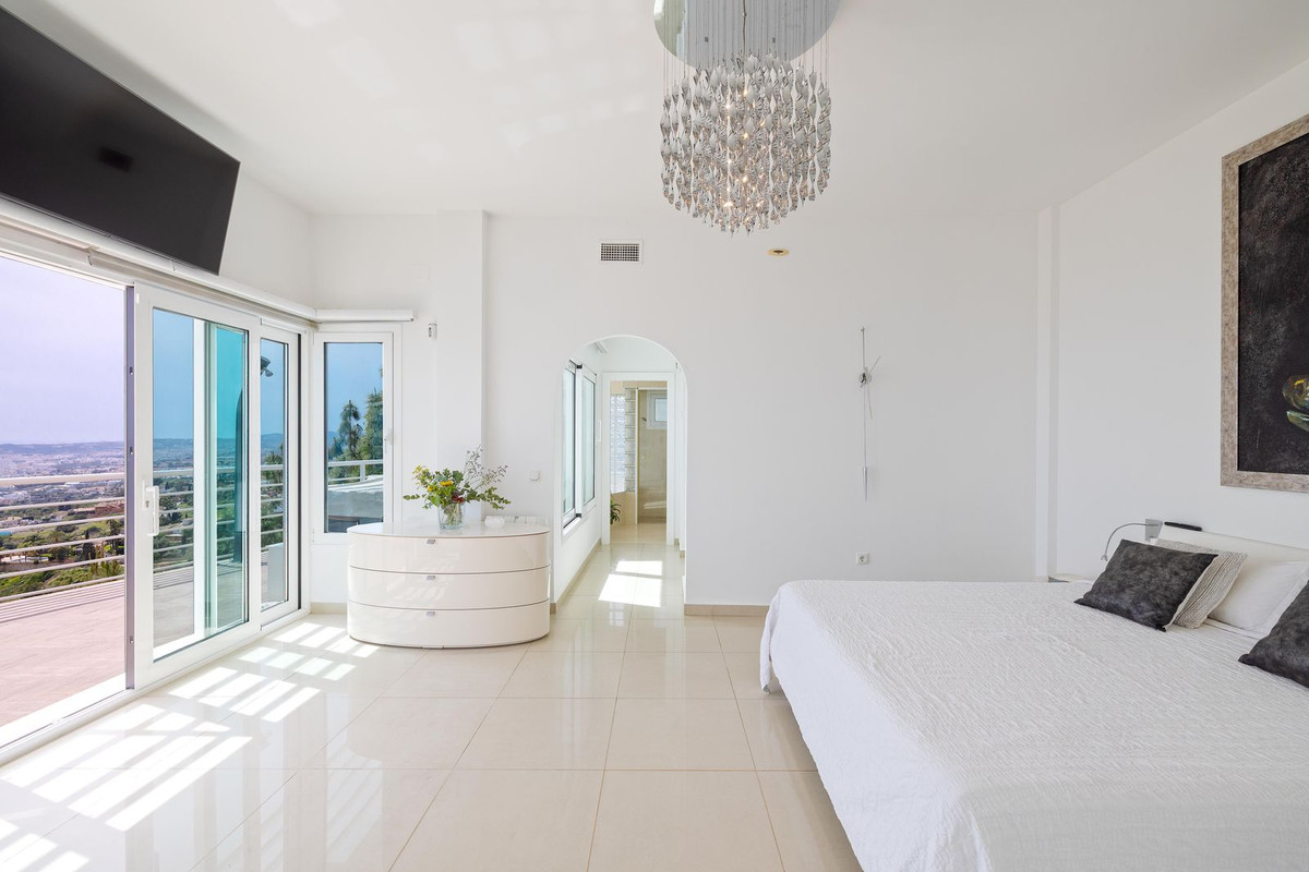 Se vende Villa - Chalet de 4 dormitorios en Costa Del Sol, Málaga, España
