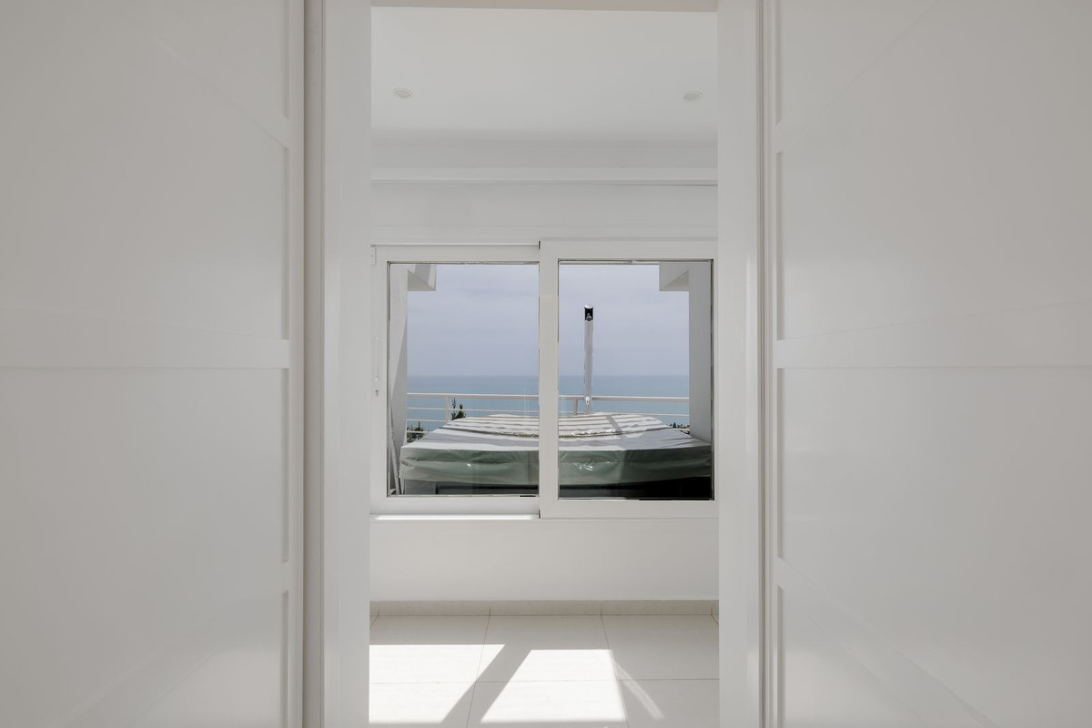 Se vende Villa - Chalet de 4 dormitorios en Costa Del Sol, Málaga, España