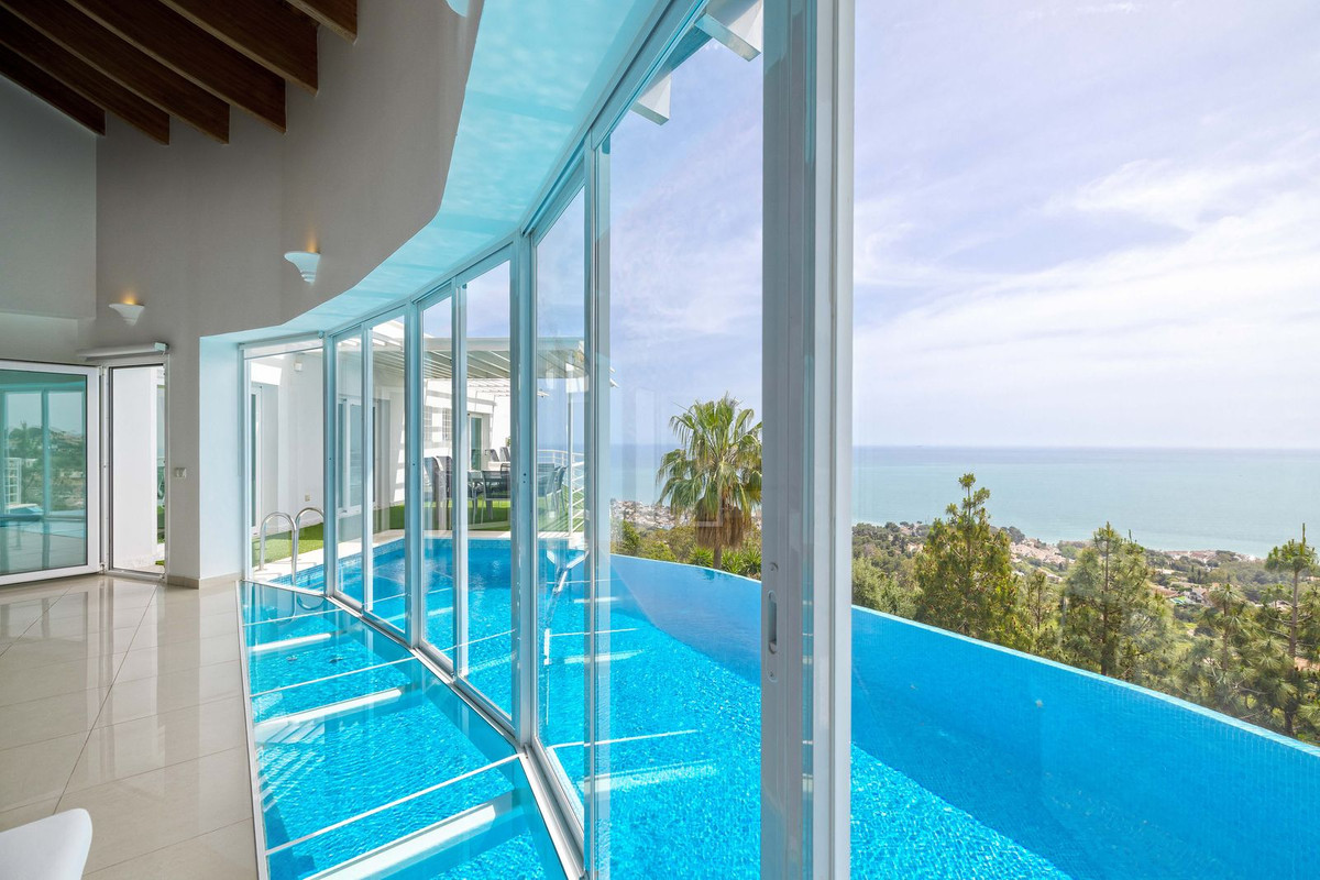 Se vende Villa - Chalet de 4 dormitorios en Costa Del Sol, Málaga, España