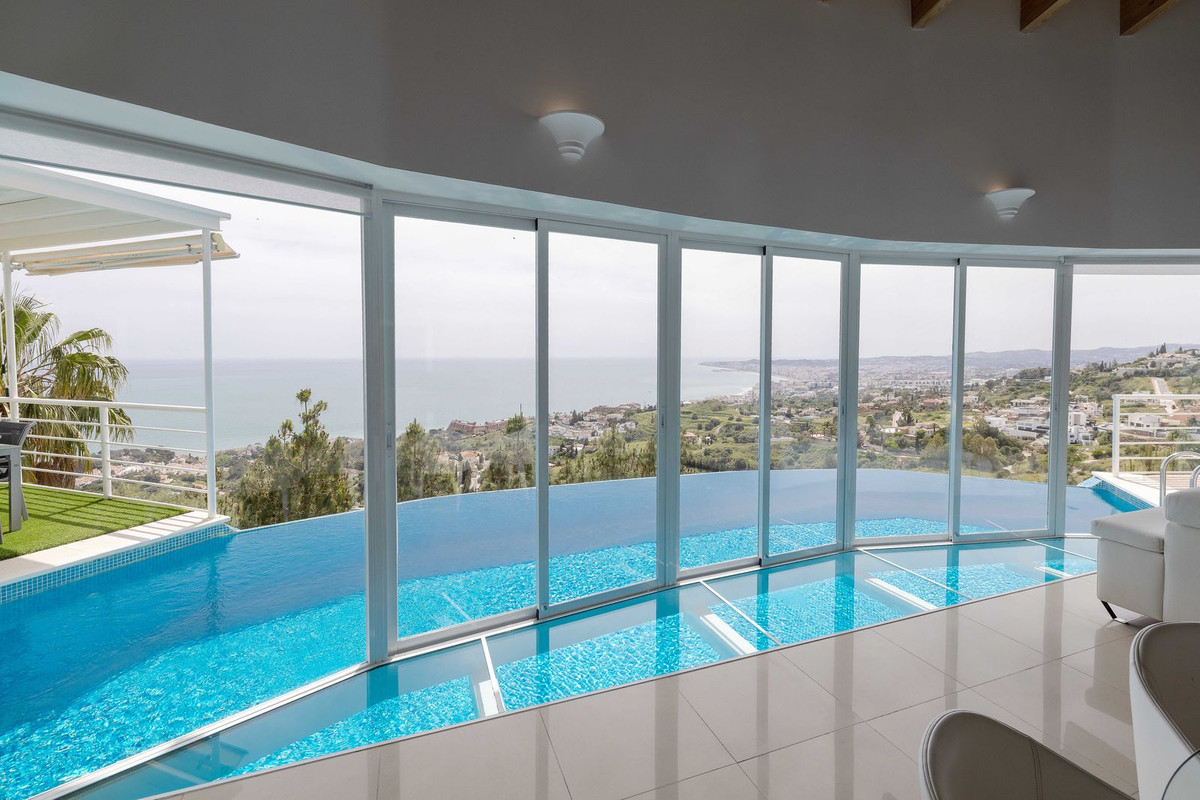 Se vende Villa - Chalet de 4 dormitorios en Costa Del Sol, Málaga, España