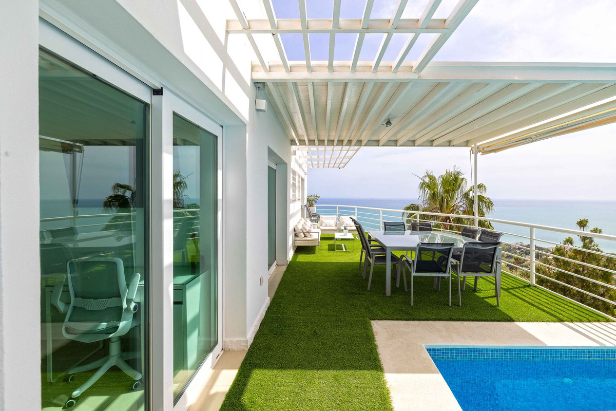 Se vende Villa - Chalet de 4 dormitorios en Costa Del Sol, Málaga, España